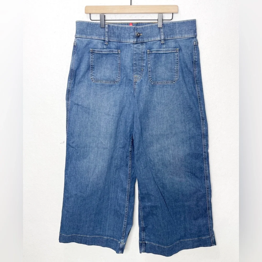 Spanx Everywhere Wide Leg Cropped Denim 20621R Patch Pockets Tummy Control - Picture 2 of 7